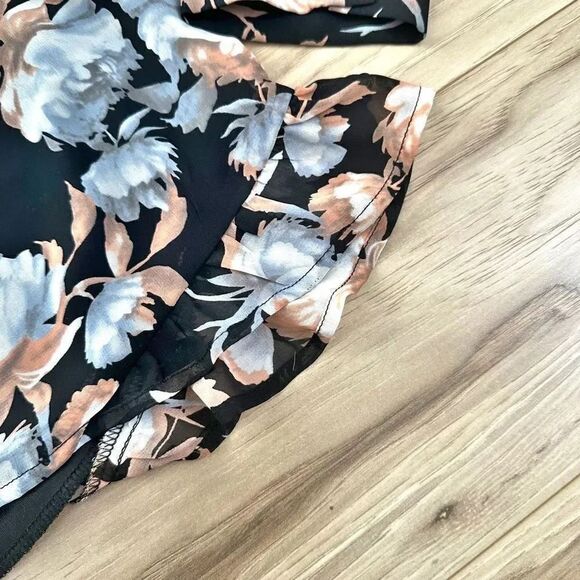 ASTR THE LABEL | Black Blue Nude Floral Print Romper Long Sleeve | Size Small - Picture 5 of 8